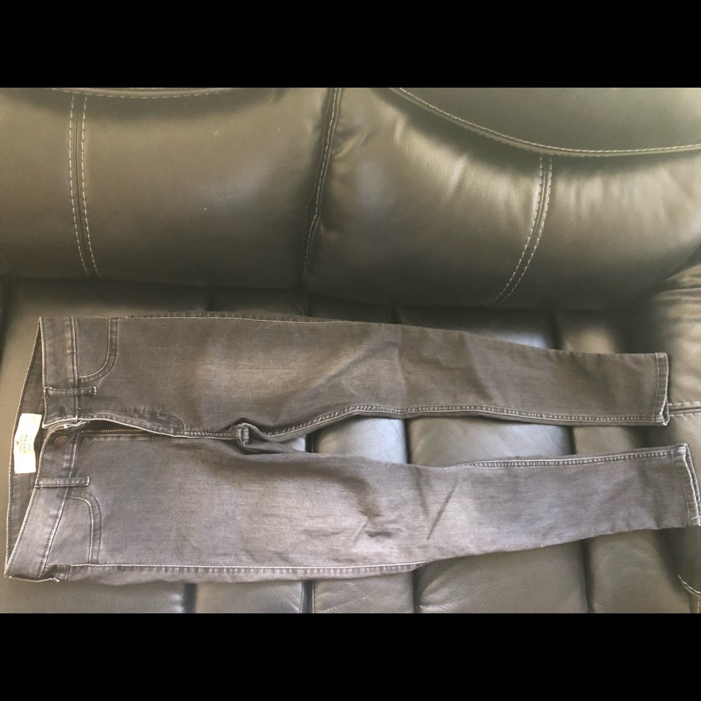 Hollister Super Skinny High Rise 1S W 25 x L 29 EUC! Black wash